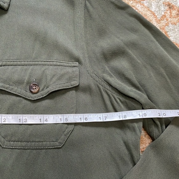 Hollister Women’s Dark Olive Green Slinky Soft Viscose Button Up Shirt In Small - Picture 10 of 11